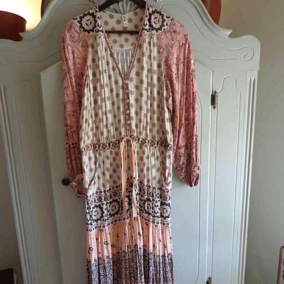 FIRM NWOT SPELL LIONHEART SUNDOWN GOWN XS Floral - Picture 2 of 16